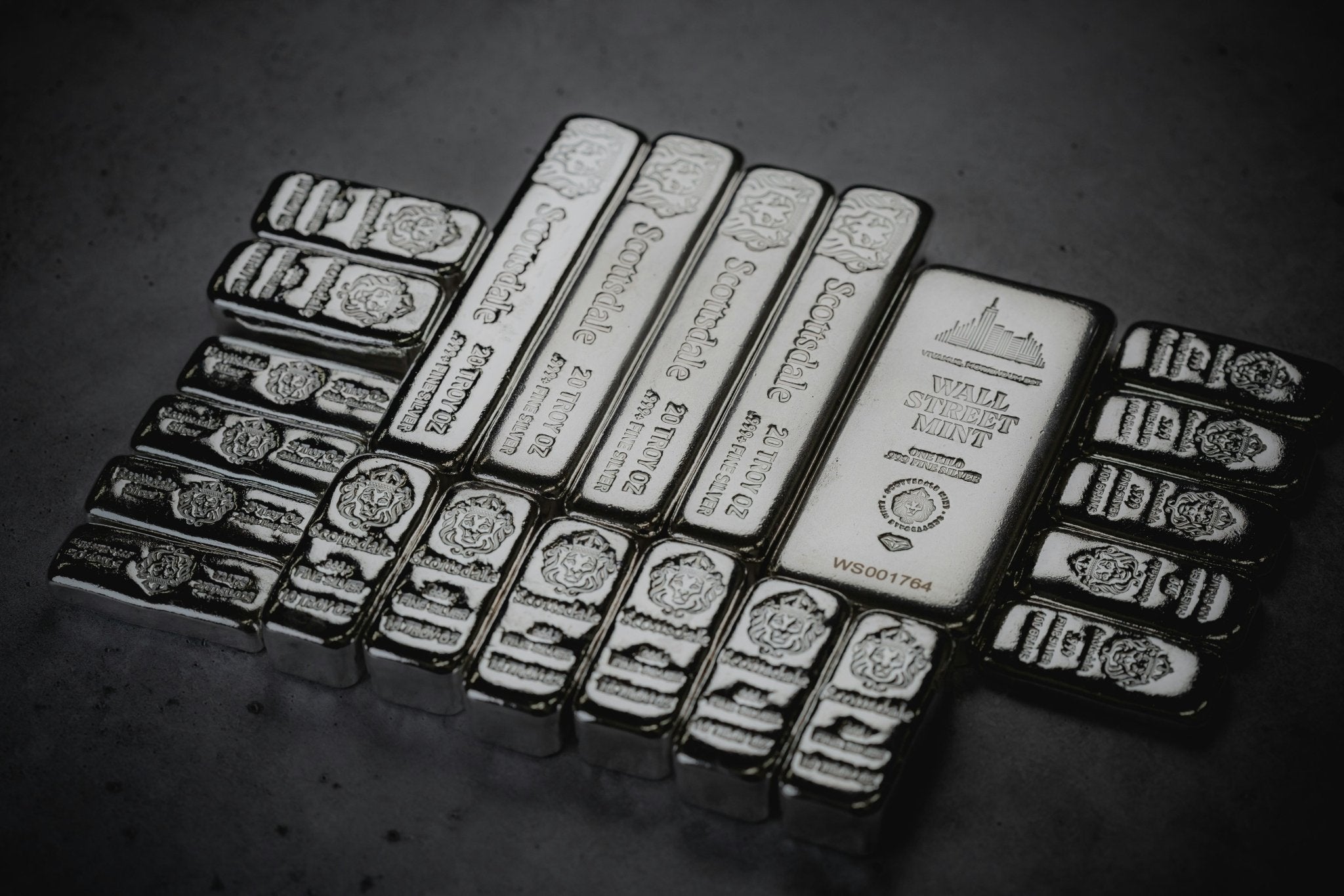 El momento de la plata: Por qué este metal vuelve a brillar en un mundo que busca valor y permanencia - BAROQ