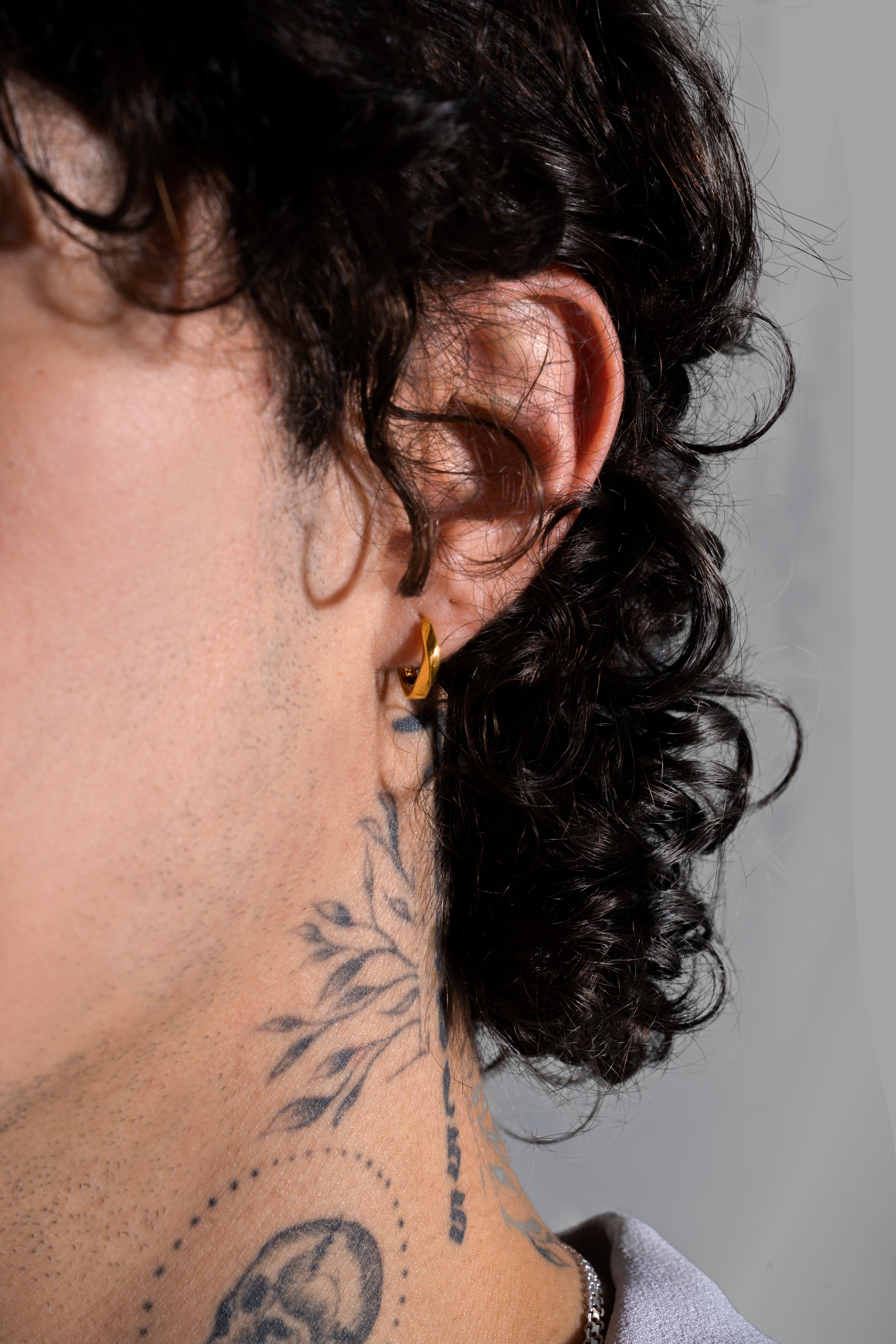 P8 | Aretes Tornado en Plata 925 con Enchape en Oro