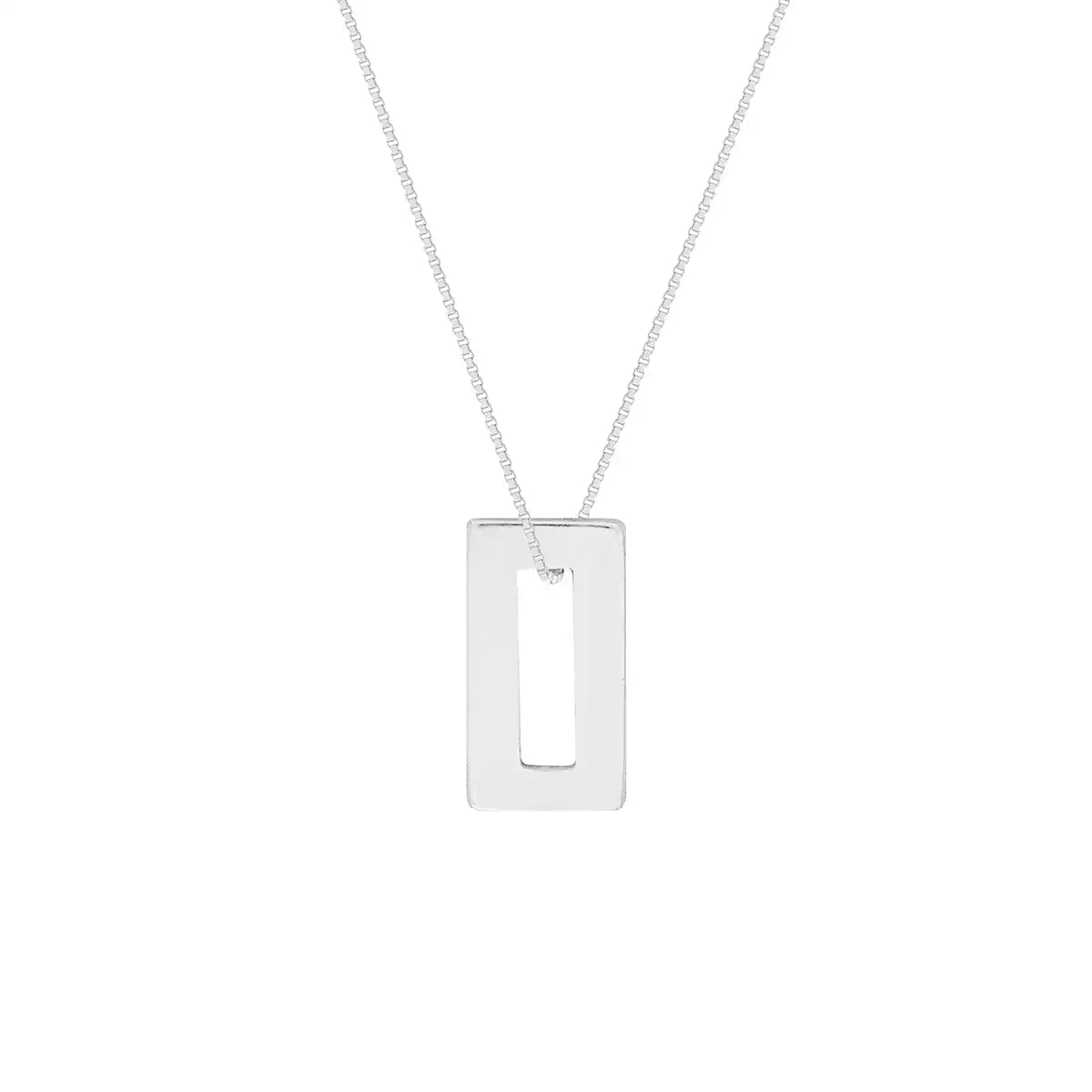 Collar con dije rectangular en plata para hombre diseño minimalista