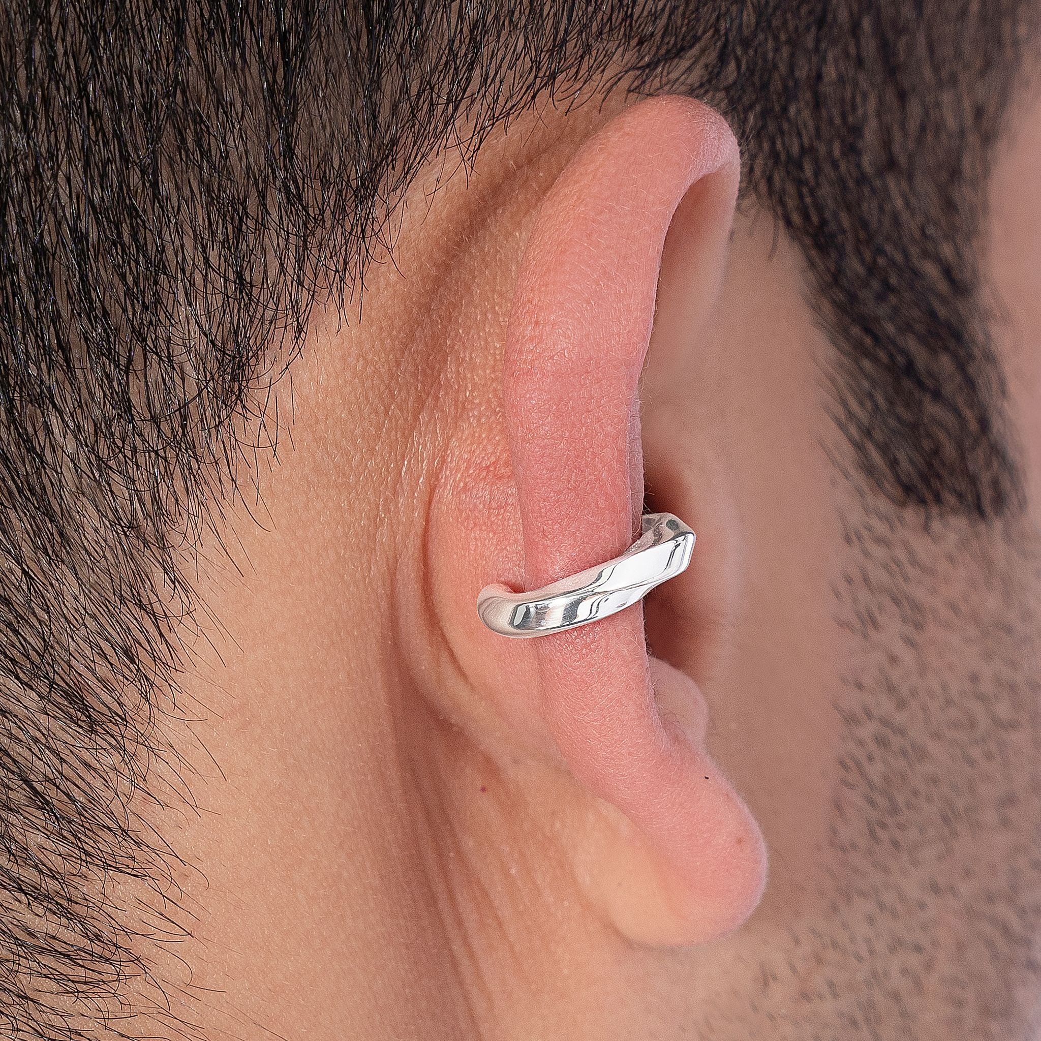 Ear cuff de plata 950 abierto diseño orgánico para hombre