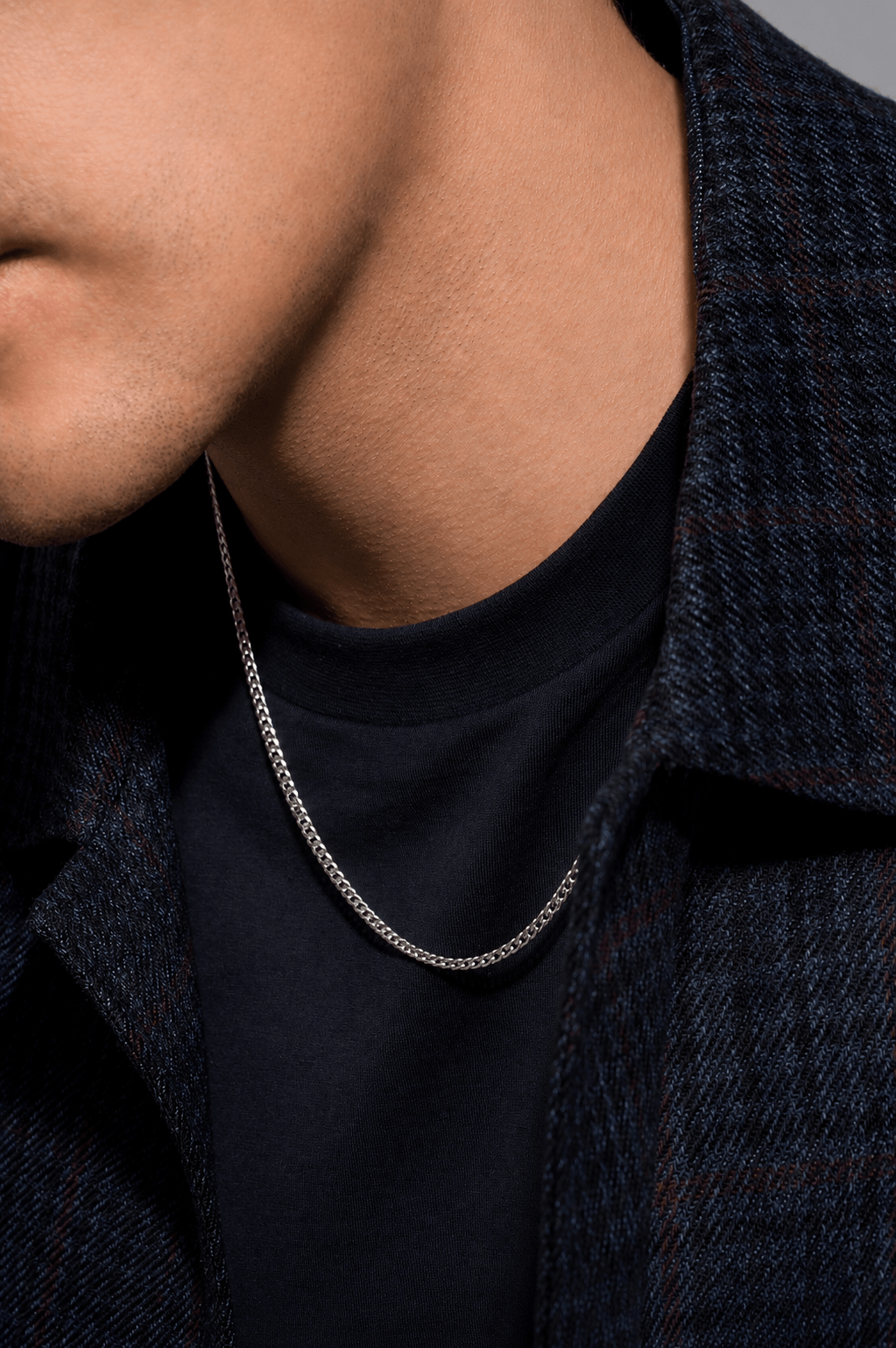 Cadena de plata 925 para hombre con eslabones planos tipo cubano y diseño minimalista D1.