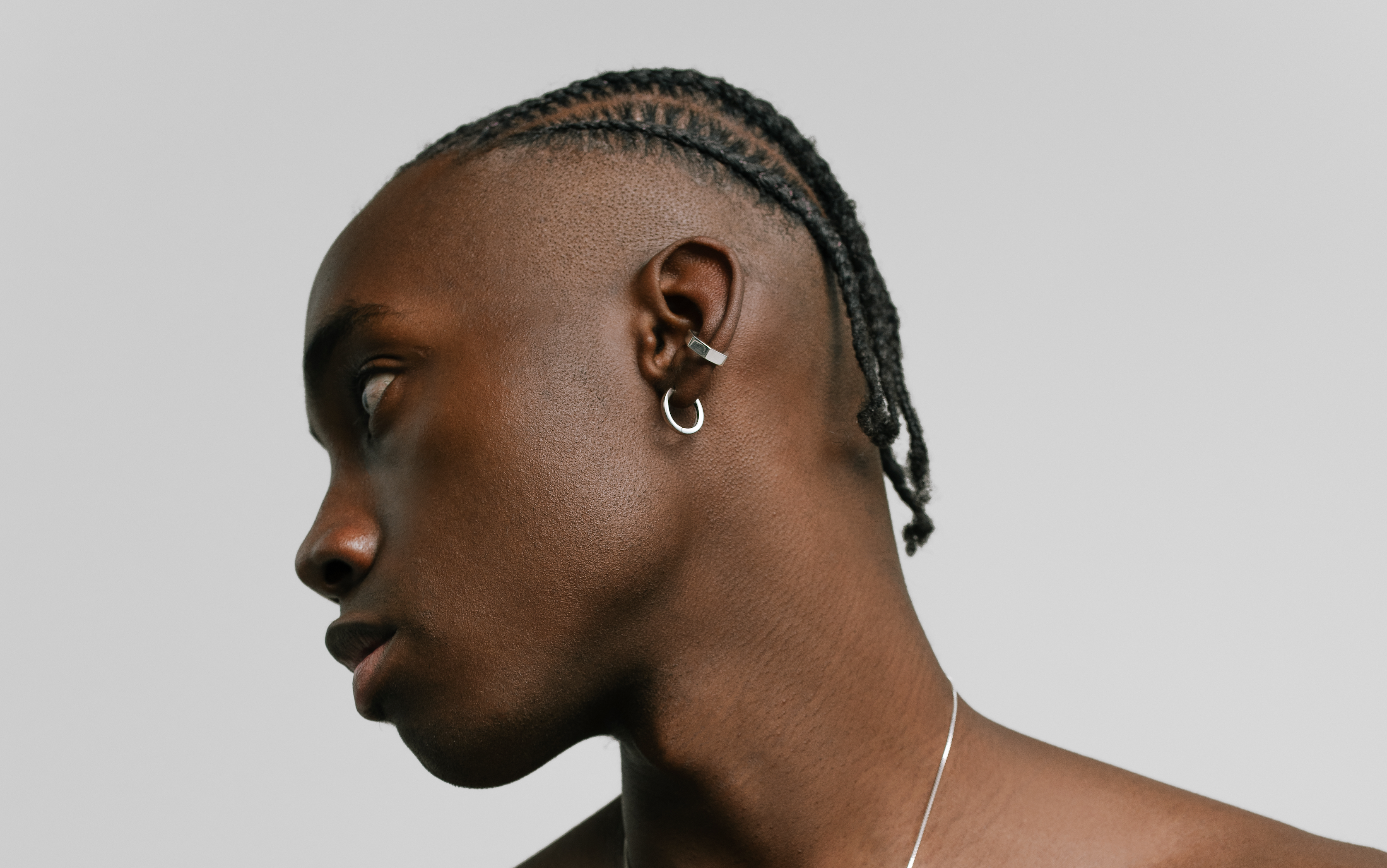 Ear cuff hexagonal en plata 950 para hombre diseño minimalista